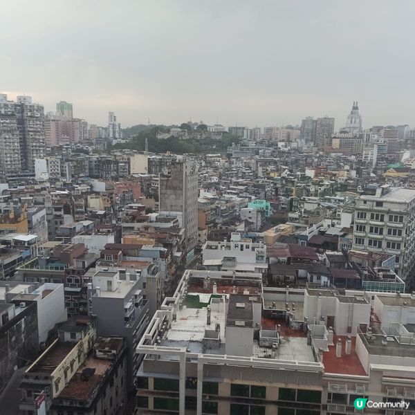 由澳門十六浦步行10分鐘就到大三巴