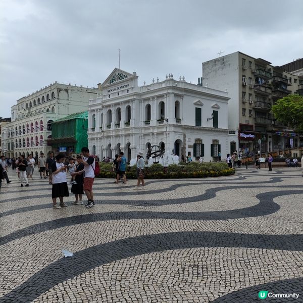 由澳門十六浦步行10分鐘就到大三巴