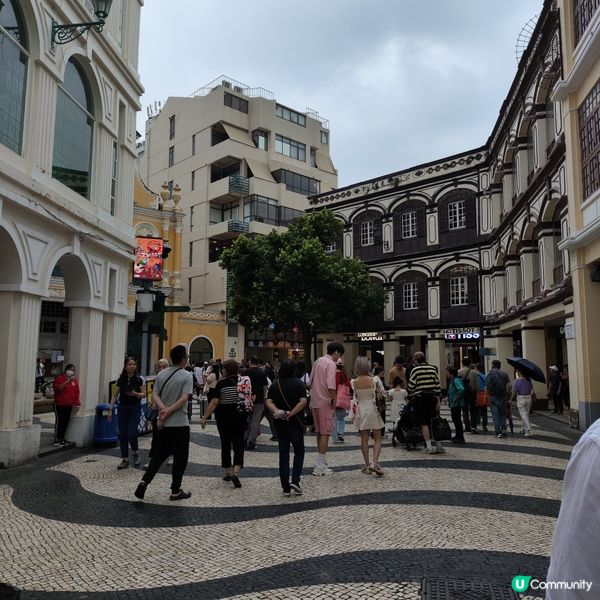 由澳門十六浦步行10分鐘就到大三巴