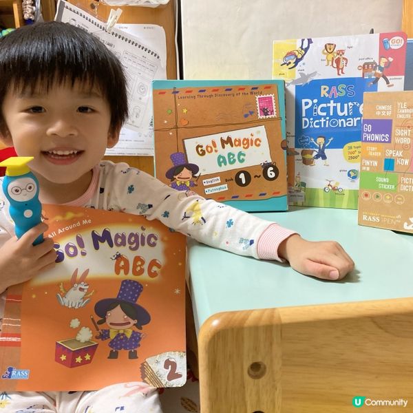 爸爸一直好注重培養Adrian嘅英語能力, 所以好細個開始已...