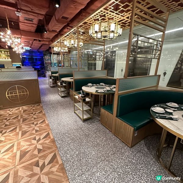 特色四格滋味鍋．足料火鍋湯底