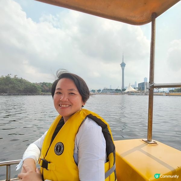 澳門旅遊塔下🦢踩水上單車