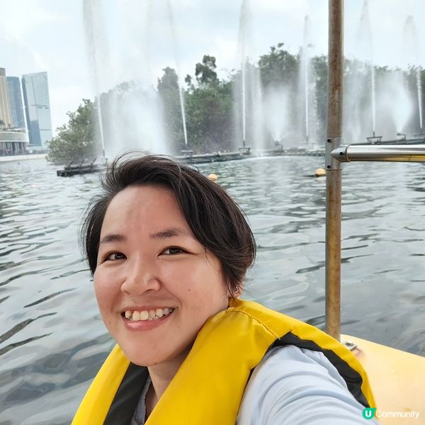 澳門旅遊塔下🦢踩水上單車