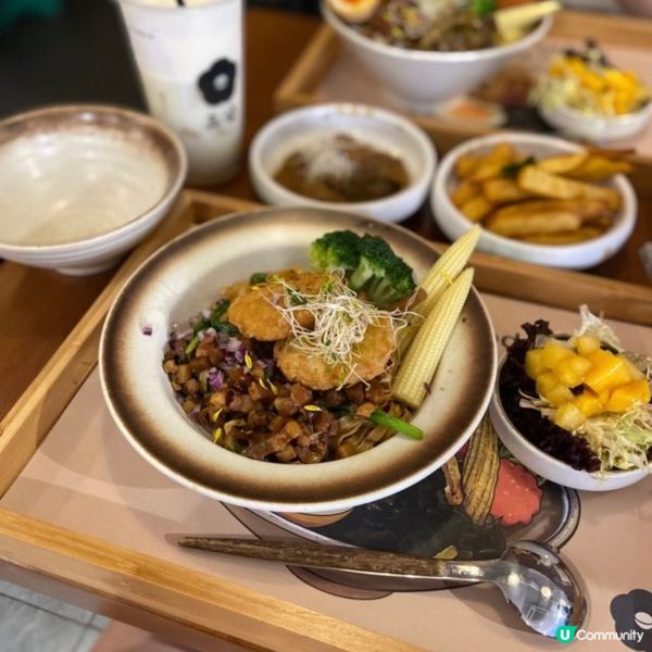 有前菜 主菜 甜品同飲品都係$100一個人!!