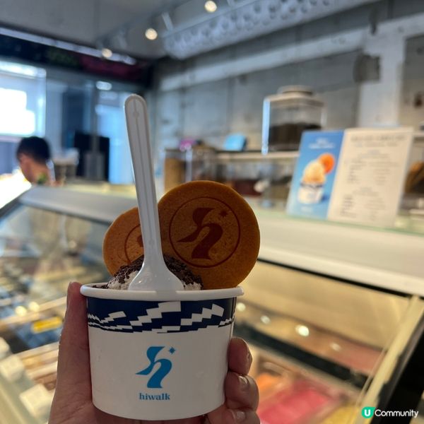 西門町海邊走走概念店-招牌水泥芝麻雪糕（仲有愛文芒果、芭樂味