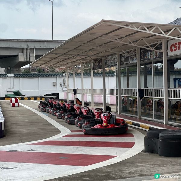 270cc．四衝程卡丁車．時速可達75 km/h