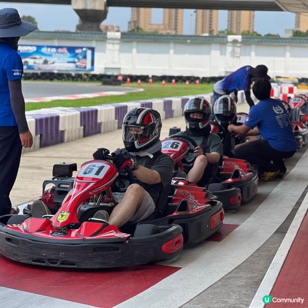 270cc．四衝程卡丁車．時速可達75 km/h