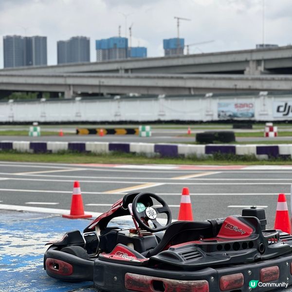 270cc．四衝程卡丁車．時速可達75 km/h