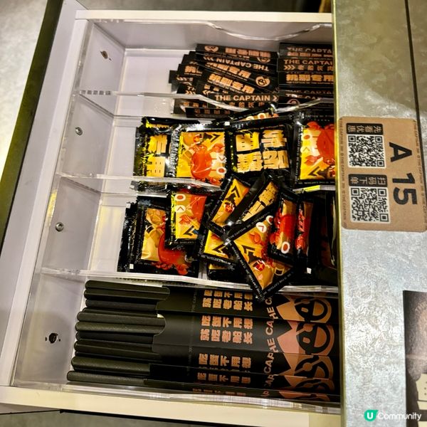 在深圳萬象食家商場,見到評分好高的——｢老船長肉蟹煲｣｡走入...