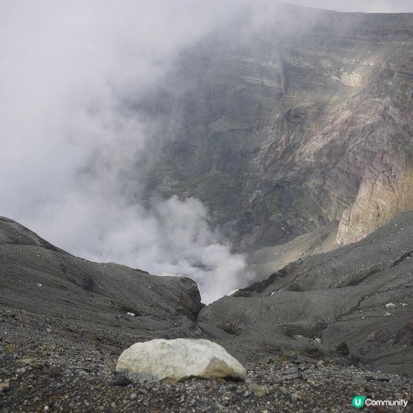 上阿蘇火山口要再搭一程收費的巴士，今次呢架巴士就靚?，坐位有...