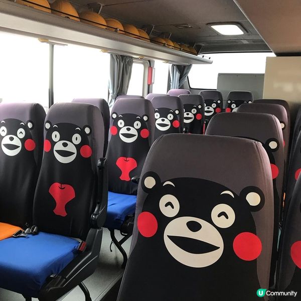 上阿蘇火山口要再搭一程收費的巴士，今次呢架巴士就靚?，坐位有...