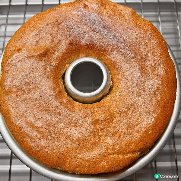 落雨到唔識停,整返個黑芝麻戚風蛋糕食先, 大家有食過芝麻味嗎