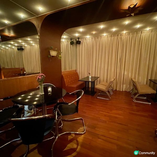 [高雄素食] 鹽埕埔站 | 小明星：復古風裝修特色小店 吃蔬食燉飯＆漢堡