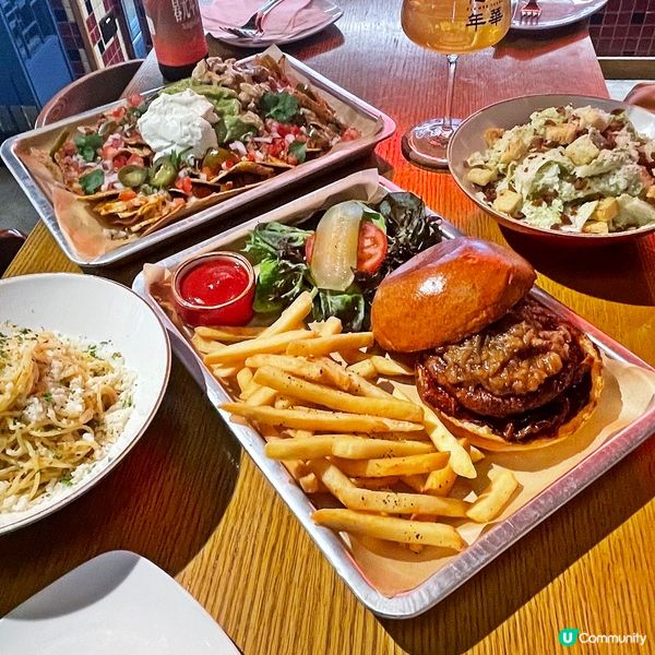 [香港素食] 佐敦 | Flower years：酒店Food Hall邪惡素食 大份量素食漢堡歡樂時光