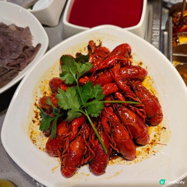 深圳海底撈美食好味，職員的服務態度十分友好，令人有十分愉快舒...