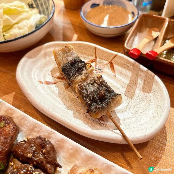 鮮艷紅色鳥居門⛩️橋本串燒