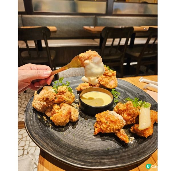 東涌餐廳！蛋包飯配炸雞，打卡一流！😋