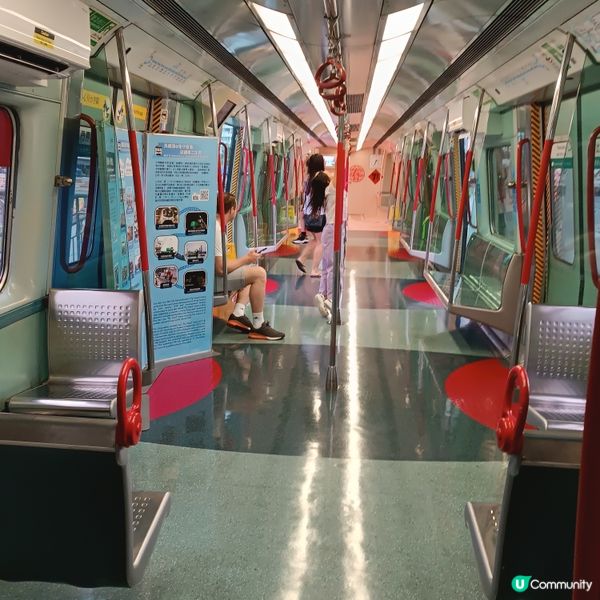 「烏蠅頭」火車停泊「海濱站」