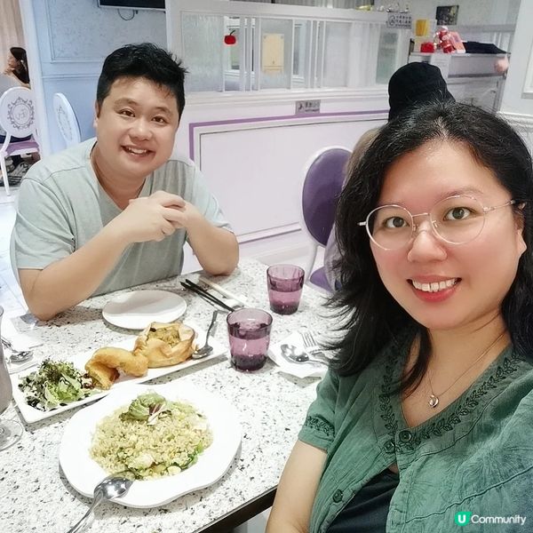 晚餐同老公來到尖沙咀金馬倫道的一間新式素菜店，享用一餐健康美...