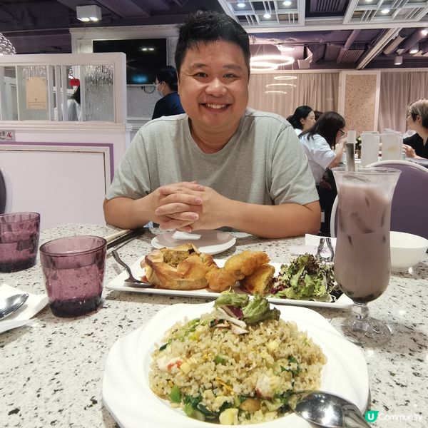 晚餐同老公來到尖沙咀金馬倫道的一間新式素菜店，享用一餐健康美...