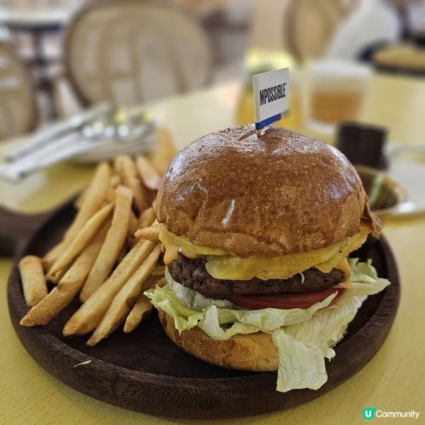 貓咪活潑親人 食物質素高