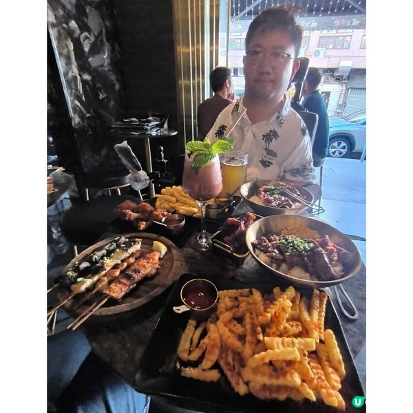 元朗一間酒吧串燒店必食即燒乳豬