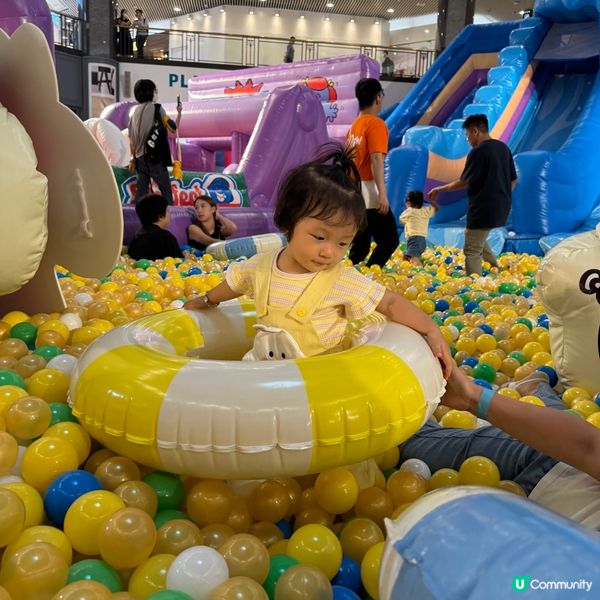 暑假小朋友放電好去處-荷里活廣場8千尺巨型充氣彈床 