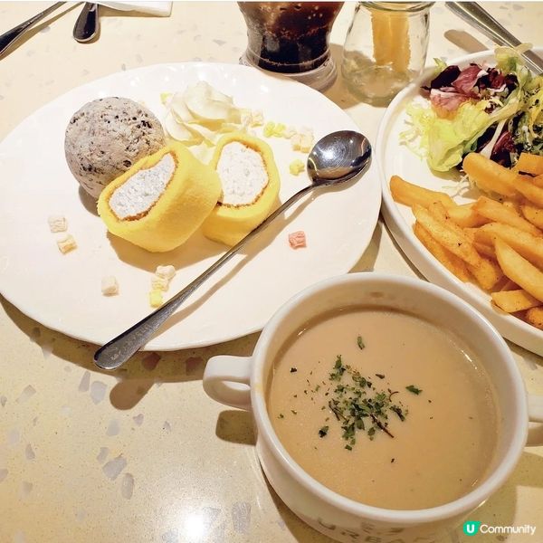 人氣貓Cafe 🐱☕️
URBAN. Cafe荔枝角700