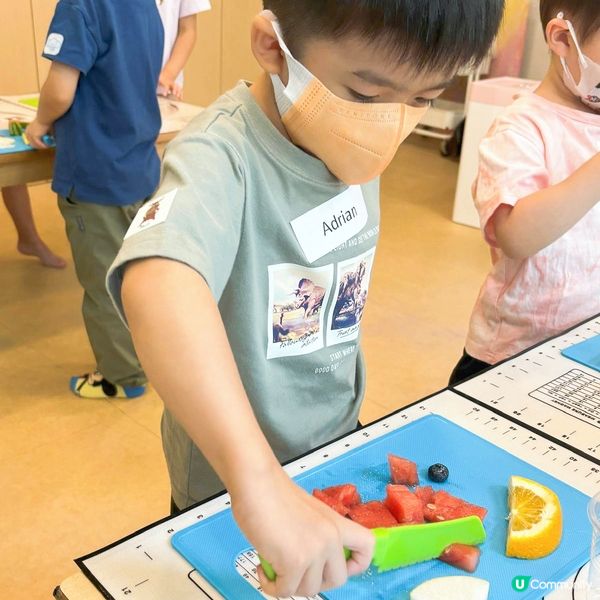 Adrian放暑假媽媽都會安排佢上下summer camp,...