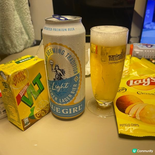 見証港隊又攞牌零食