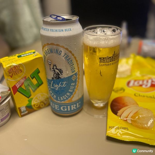 見証港隊又攞牌零食