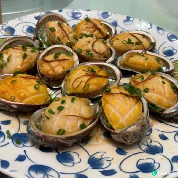 香蔥清蒸鮑魚，多汁彈牙