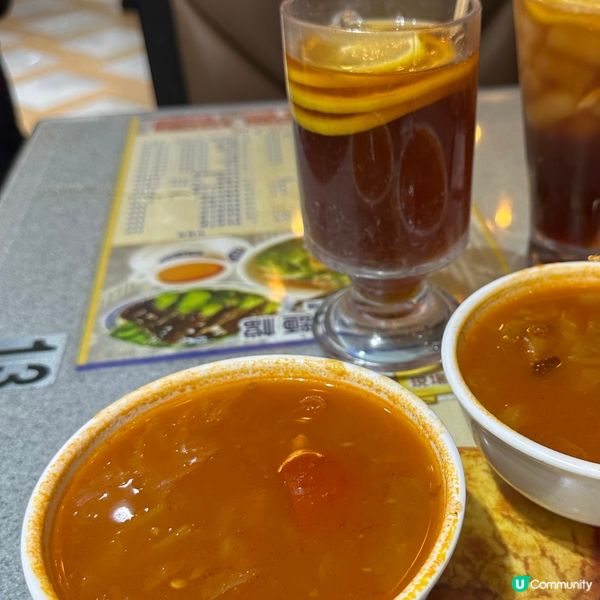 龍城冰室好味道招牌馬來咖喱煎豬扒飯配煎蛋同羅宋湯