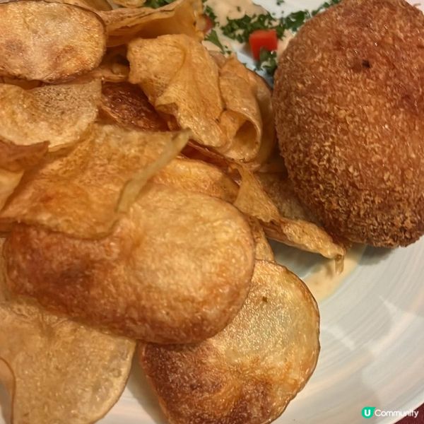 東歐餐廳是一間出色的傳統烏克蘭菜式餐廳，當日?餐廳內有很多人...