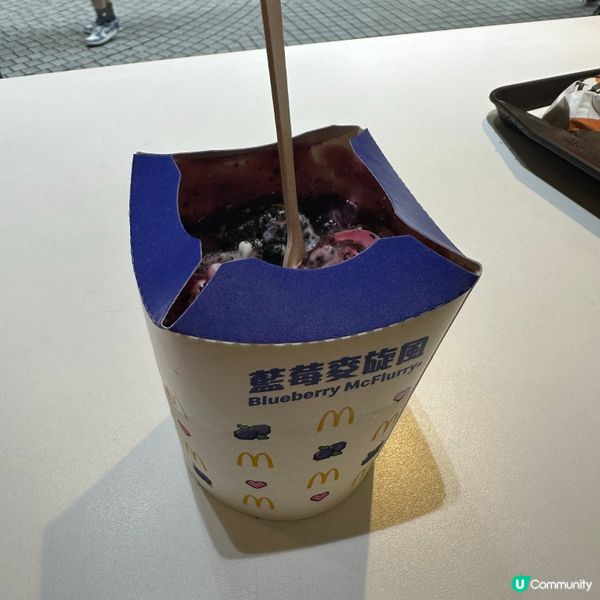 麥當勞新出藍莓oreo麥旋風