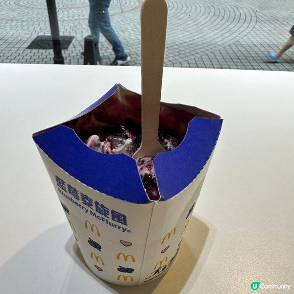 麥當勞新出藍莓oreo麥旋風