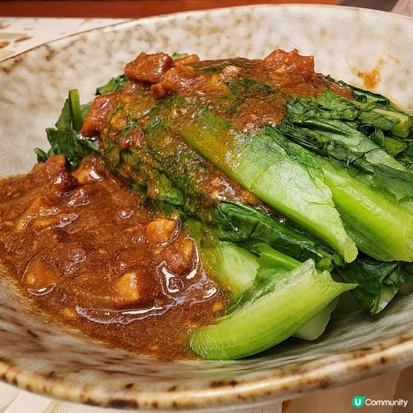 💥華麗木系設計，伴著維港享受美食，情侶閨蜜打卡必選餐廳🤩