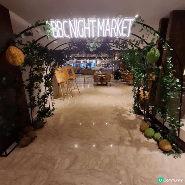 Big BayCafe最近推出「榴槤盛薈」周末下午茶自助餐，...