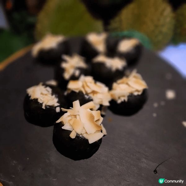 Big BayCafe最近推出「榴槤盛薈」周末下午茶自助餐，...