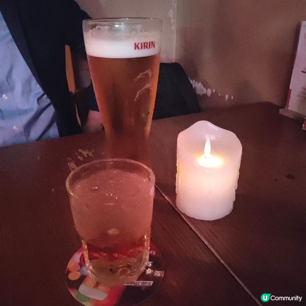 🐉大龍鳳酒吧位於灣仔藍屋旁邊，顧客多數係外國人，傳統紅色霓虹...