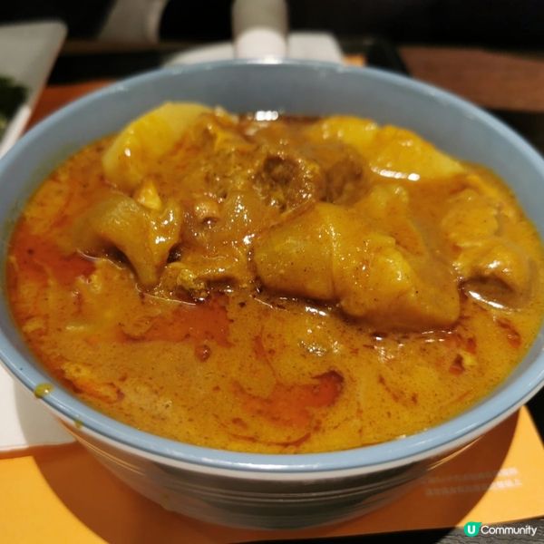 咖哩牛腩飯絕對係好多香港人喺快餐店食嘅午餐或者晚餐首選