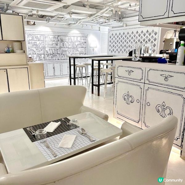 灣仔黑白手繪Cafe｜ULURU