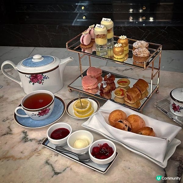 Stay Fabulous in Palm Court！