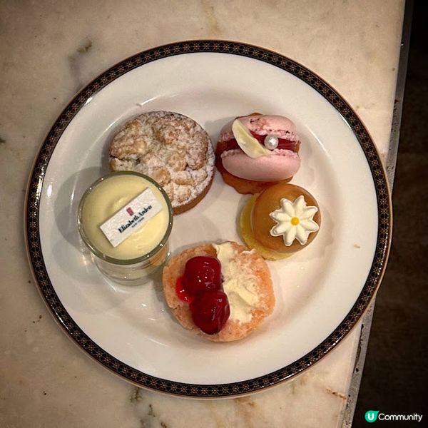 Stay Fabulous in Palm Court！