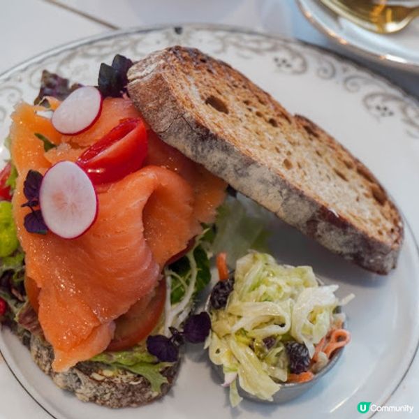 【飲食】元朗．揉合美食與咖啡的本土Cafe｜彩虹主題 & 寵物Friendly｜Rainbow Bistro