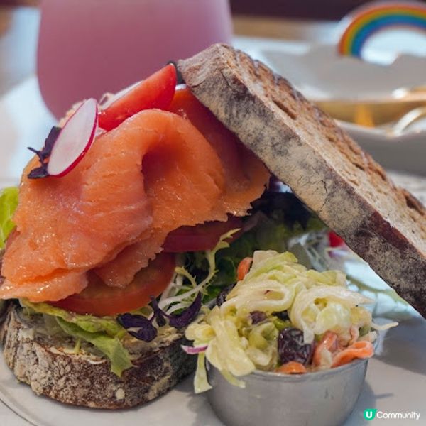 【飲食】元朗．揉合美食與咖啡的本土Cafe｜彩虹主題 & 寵物Friendly｜Rainbow Bistro