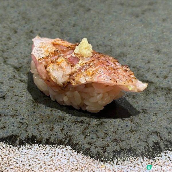 白色調清新風格的廚師發辦 《Hiru Omakase 日》