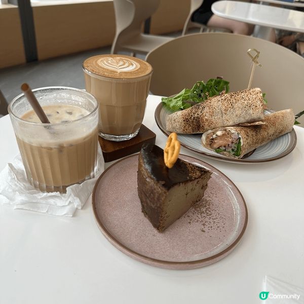 好友相伴美食遊，地道冬菇亭小炒，文青打卡店，火辣辣烤魚。