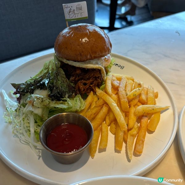 手撕豬肉煎雞蛋漢堡