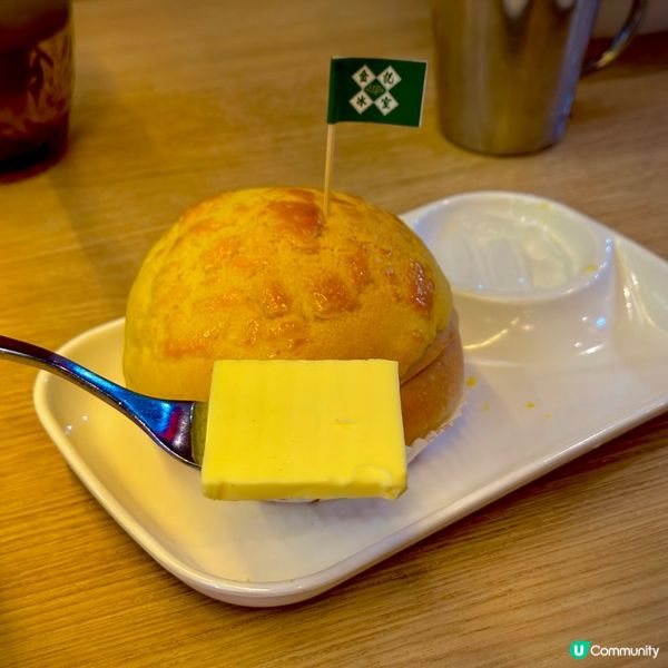 港式下午茶經典 😋  菠蘿油蛋撻正！